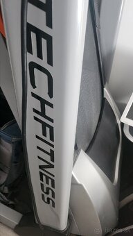 Predám profi bežecký 2 motorový pás Techfitness H 900 - 10