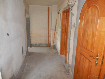 EXKLUZÍVNE-SPEKTRUM REALITY- Na predaj 7-izbový rodinný dom - 10