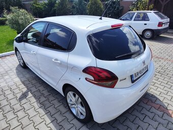 Peugeot 208- 1.2 benzín 60kw.. - 10