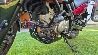 Suzuki VStrom DL 650 - 10