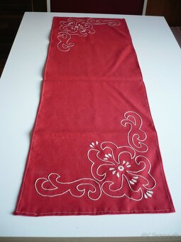 vyšívané obrusy - 10