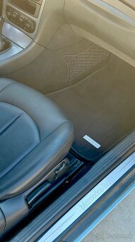 MERCEDES CLK240 - 10