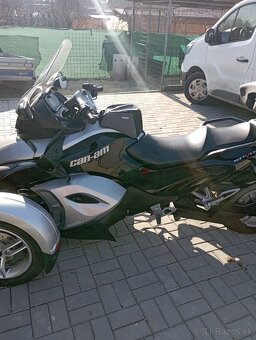 Can am spyder - 10