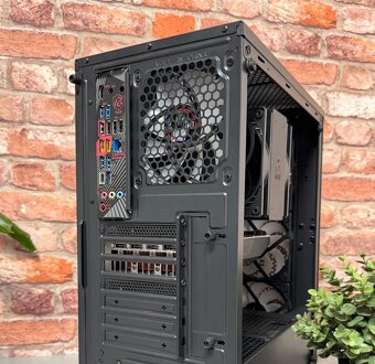 Ryzen 5 8400F\16GB\RTX 3070\SSD\850W Zdroj - 10