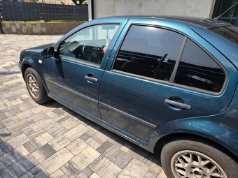 Volkwagen Bora 1,6 benzín 81kw - 10