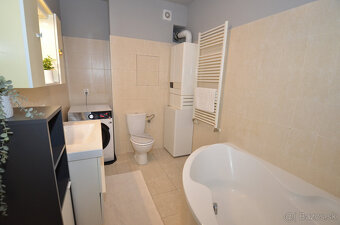 Pekný 2-izb. byt so šatníkom a vlastným kúrením. Nízke nákla - 10