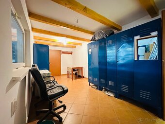 NA PREDAJ I Výrobno - skladová hala s kanceláriami - 10