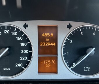 Mercedes-Benz B170i, - 10