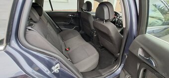 Predám Opel Insignia Combi 2.0 CDTI 81Kw R.V.2012 - 10