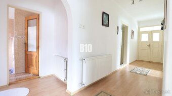 Dom Vitanová s velkorysým pozemkom - 10