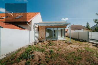 MODRANKA LUXUSNÁ NOVOSTAVBA RODINNÉHO DOMU V TICHEJ ČASTI - 10