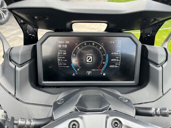 Yamaha Tmax TECH Max 560 - 10