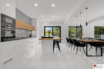 Na predaj nádherný 4 izbový luxusný byt,176 m2 + terasy 55 m - 10
