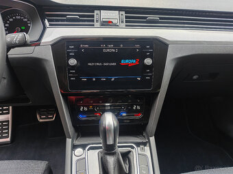Volkswagen Passat Variant 2.0 TDI R-Line DSG - 10