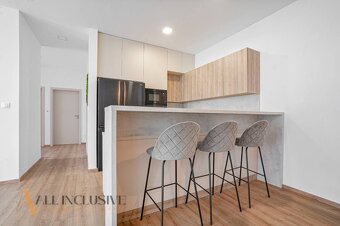 ALL INCLUSIVE | NA PREDAJ 4-IZBOVÝ RD (ČASŤ DVOJDOMU), VEĽKÉ - 10