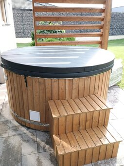 Kúpacia kaďa s nerezovou pieckou a regulovateľnou hydromasáž - 10