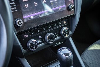Škoda Octavia Combi 1.6 TDI DSG Style - 10