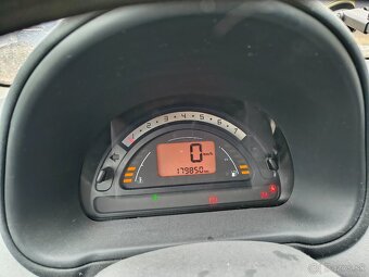 Citroën C3 1.1l benzín r.v.2004 - 10