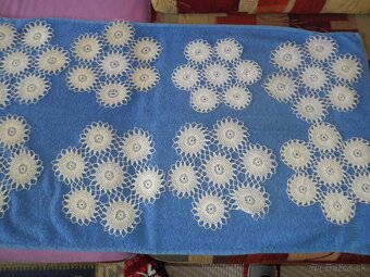 vyšívané a hačk obrusy  cibulak závesy zaclony - 10