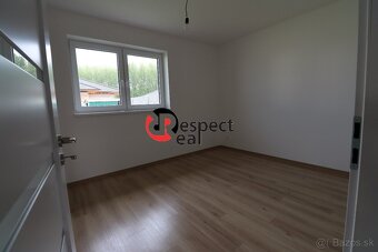 Rodinný dvojdom s garážou a s nadštandardným vybavením - 10
