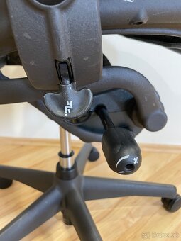 Herman Miller Aeron - veľkosť B - 10