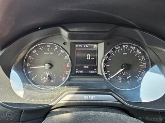 ŠKODA OCTAVIA COMBI III 2.0 TDI DSG ELEGANCE - 10