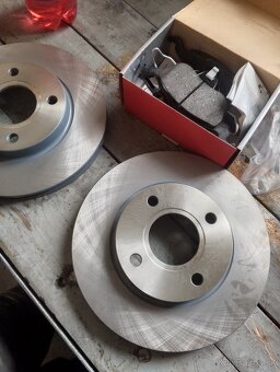 Ford Fucus combi 1.8tddi - 10