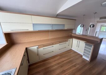 Polyfunkčný obytný dom v SNV - 10