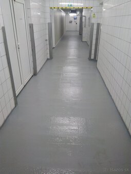 Epoxidová - polyuretánová - liata priemyselná podlaha - 10