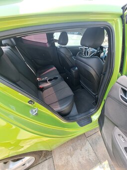 Hyundai Veloster Rezervovanè - 10