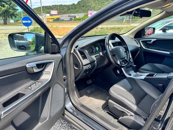 Volvo XC60 2.4D Momentum Geartronic - 10