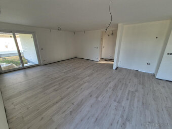 Na predaj je moderný novopostavený rodinný dom vo fáze holod - 10