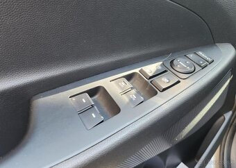 Hyundai Tucson 1.6-LIMITOVANÁ EDICE TRAVELLER - 10
