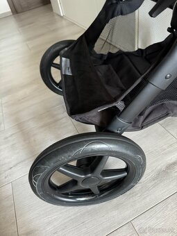 kočík Bugaboo Fox 2 + vajíčko Cybex Aton 5 - 10