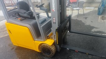 VZV Jungheinrich EFG 215 r.v2016 + NABIJACKA 90A - 10