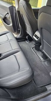 Tesla model Y Long Range AWD len 58 tis. km - 10