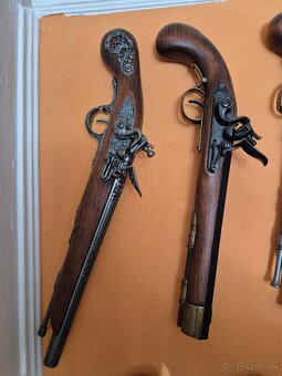 Repliky kresadlovych pištolí - 10