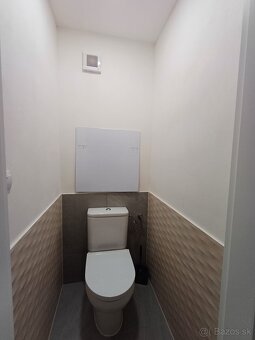 PRENÁJOM - 3 izbový nezariadený byt na sídlisku Západ v Popr - 10