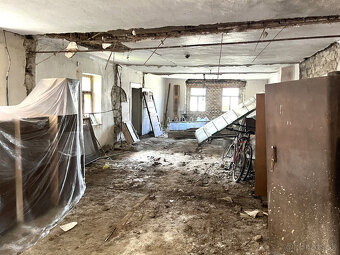 Rodinné domy s gankom na krásnom pozemku-v centre Detvy - 10