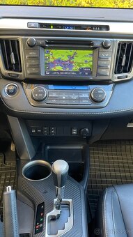 Rav4 2.2 d4d 110kw Premium koža Navi A/T XA40 - 10
