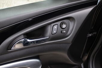 Predam Opel Insignia Combi Sports Tourer Inovation - 10