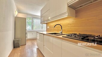 NEWCASTLE⏐Prenájom 3 izbového bytu (81m²) voľný ihneď - 10