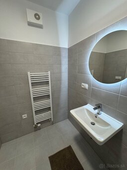 Moderne zariadený 2izbový byt s predzáhradkou - 10