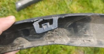 Toyota Rav4, C-HR, Mercedes GLB, GLA - lem kryt blatnika - 10