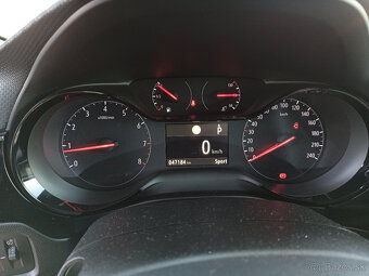 Opel Corsa F automat - 10