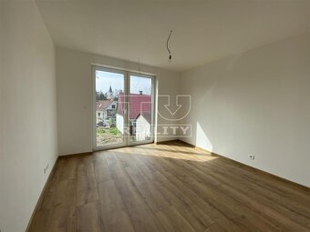Moderný a priestraný 4-izbový dom (114 m2) na pozemku... - 10