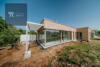 MODRANKA LUXUSNÁ NOVOSTAVBA RODINNÉHO DOMU V TICHEJ ČASTI - 10