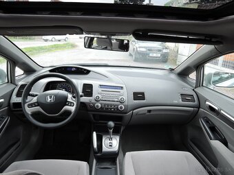 Honda Civic sedan 1,8 i-VTEC Aut. Šíbr 2006 - 10