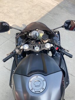 Yamaha R1, Big Bang, Facelift - 10