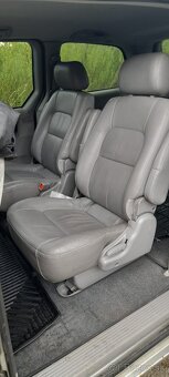 Predám KIA Carnival 2.9CRDI 7miest. - 10
